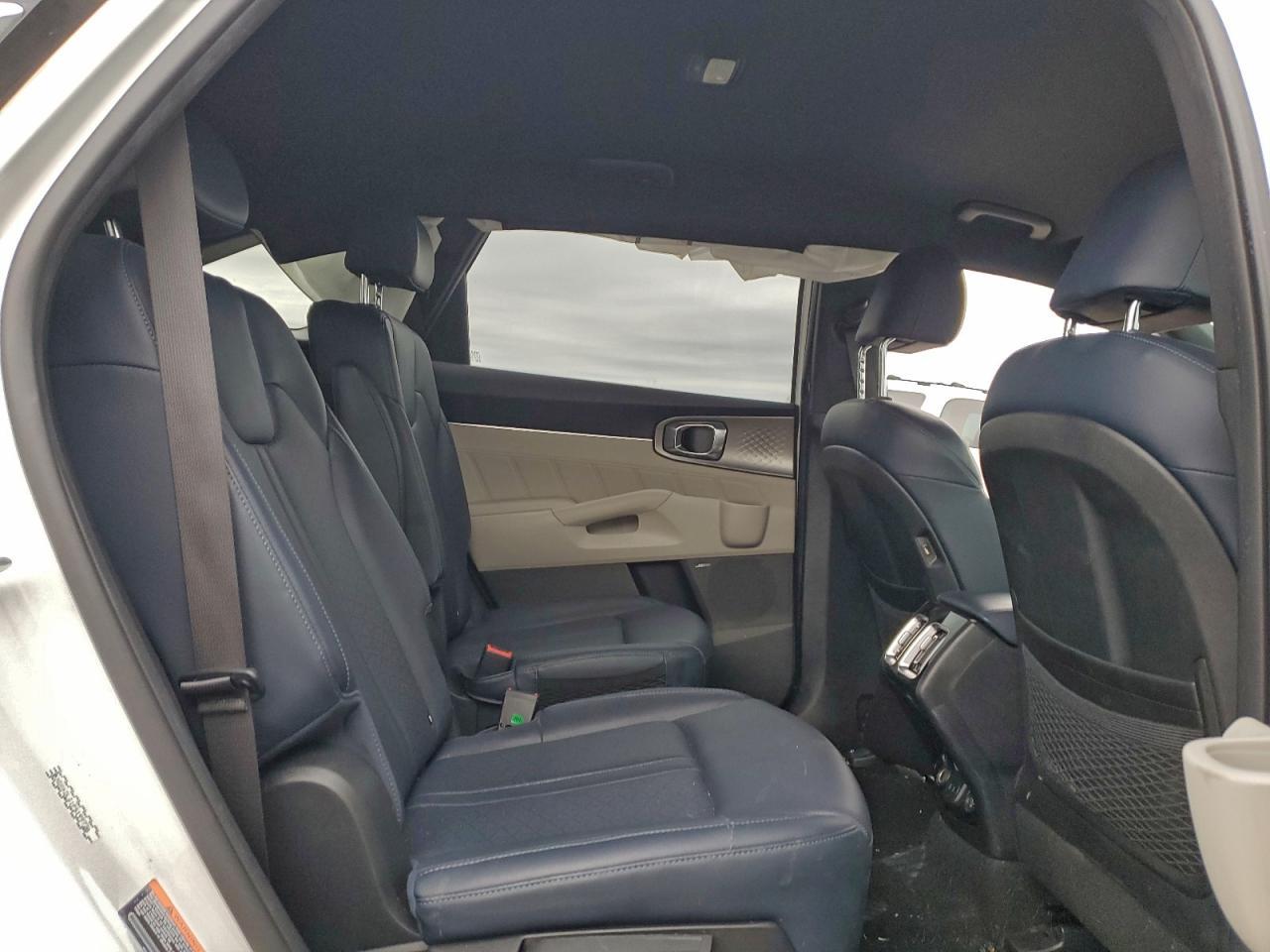 2023 KIA SORENTO