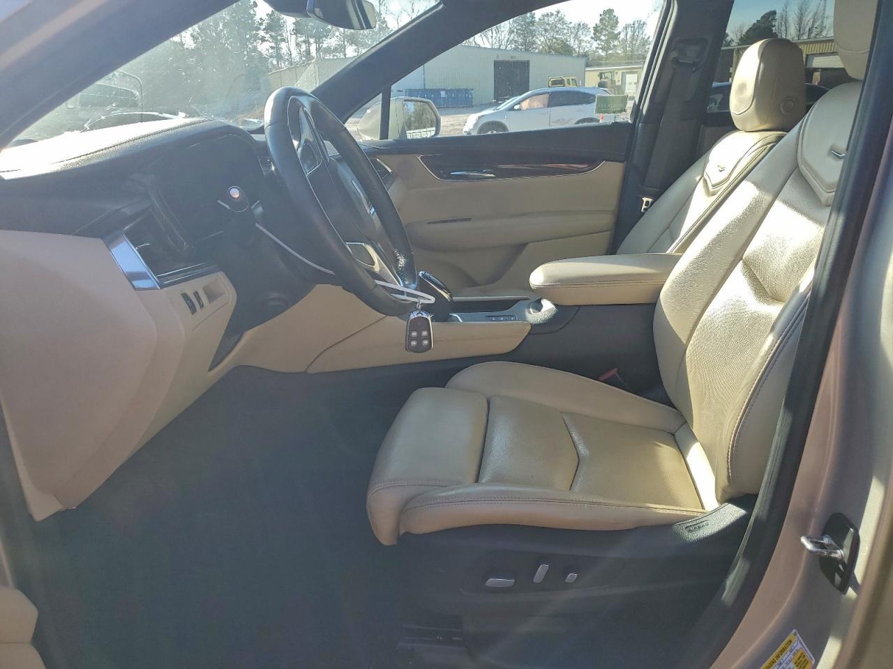 2017 CADILLAC XT5