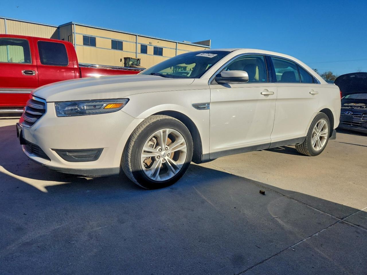 2013 FORD Taurus