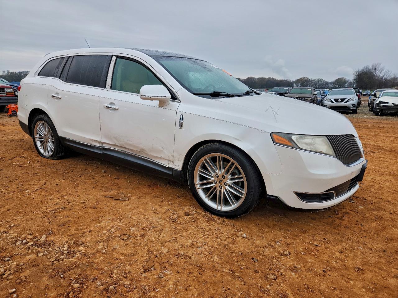 2014 LINCOLN MKT