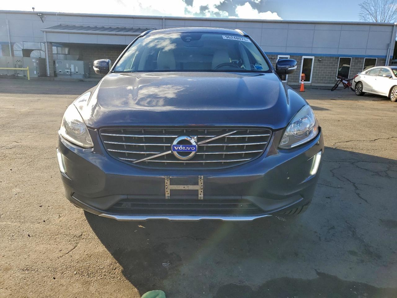 2015 VOLVO XC60