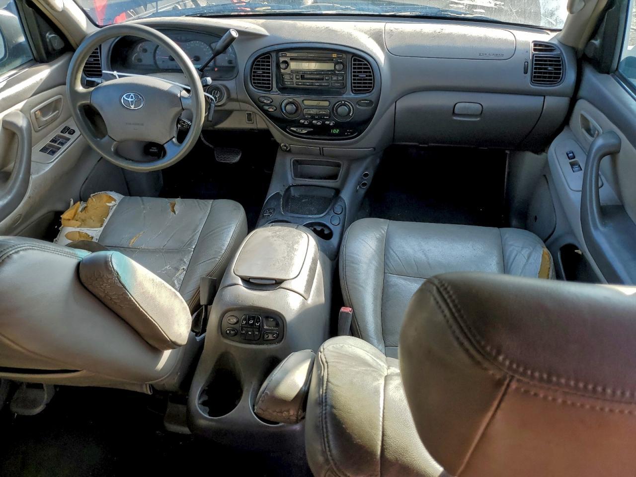 2004 TOYOTA Sequoia