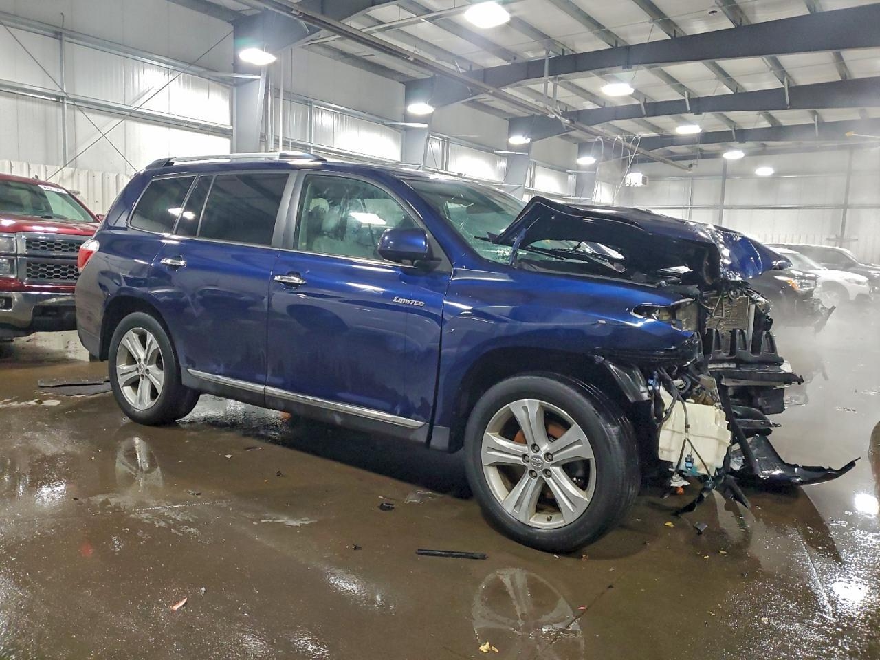2013 TOYOTA HIGHLANDER