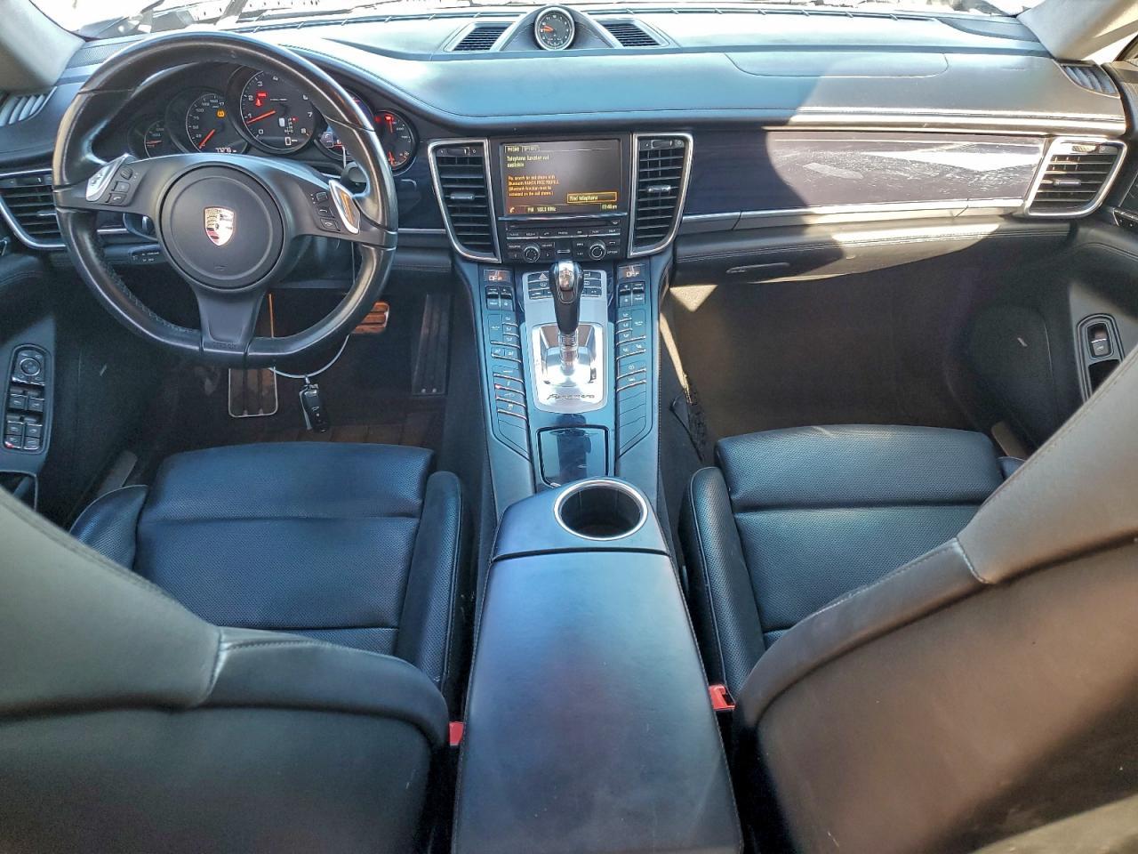 2016 PORSCHE Panamera