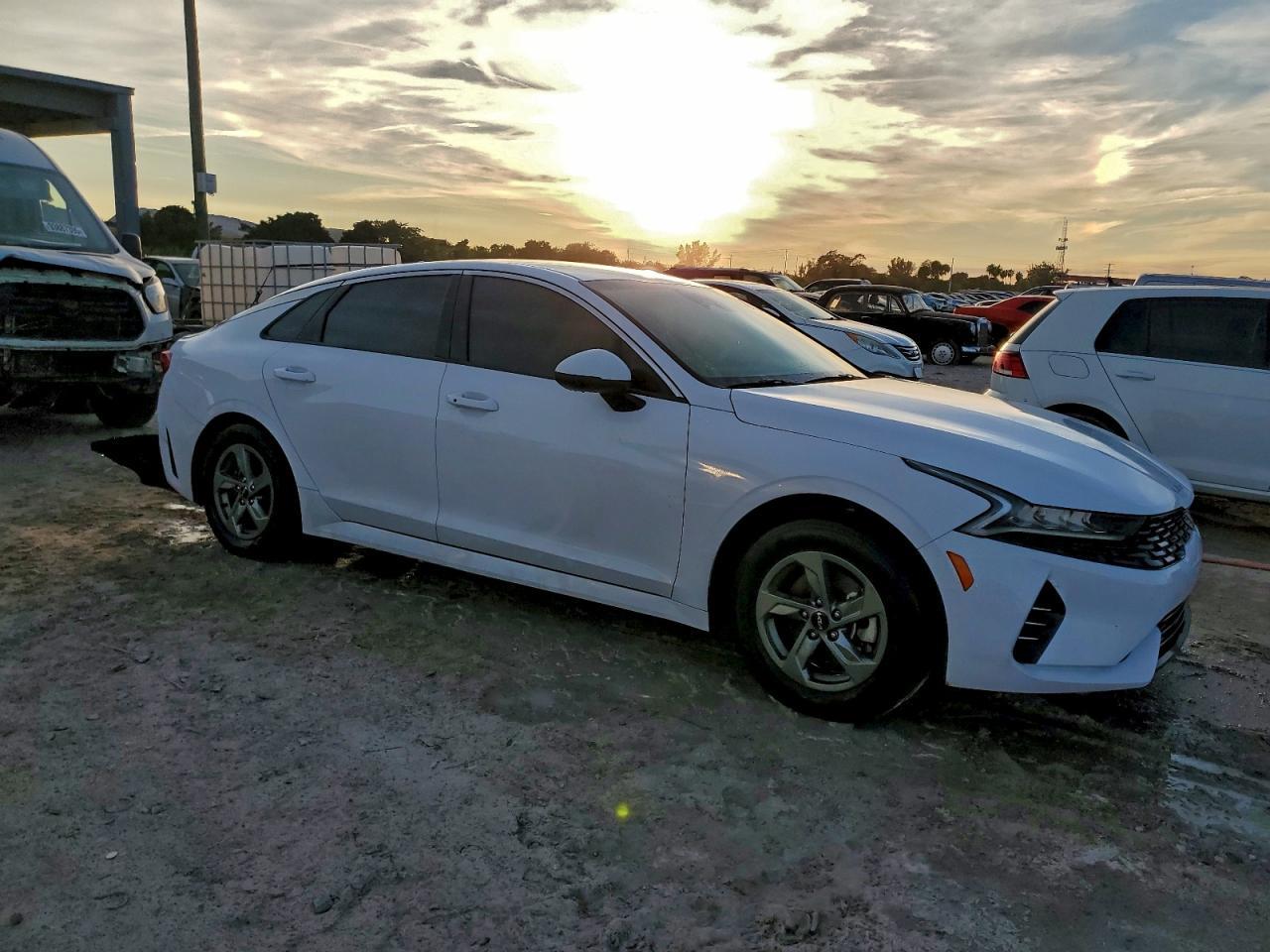 2023 KIA K5