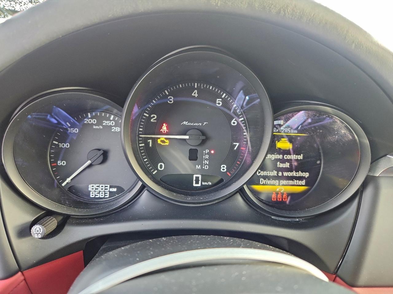 2023 PORSCHE Macan