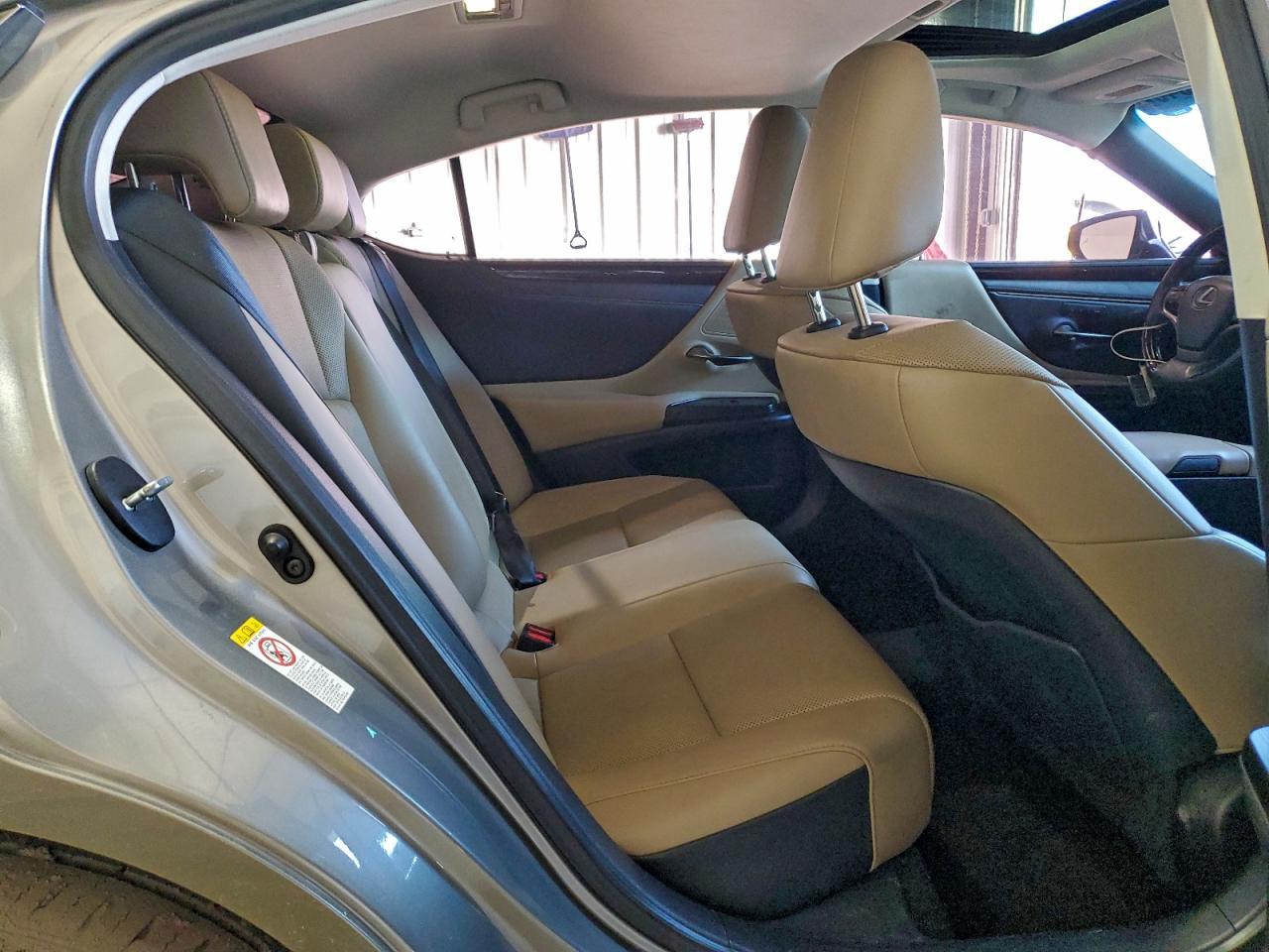 2019 LEXUS ES 350