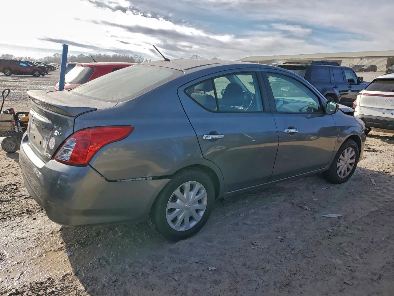 2017 NISSAN VERSA