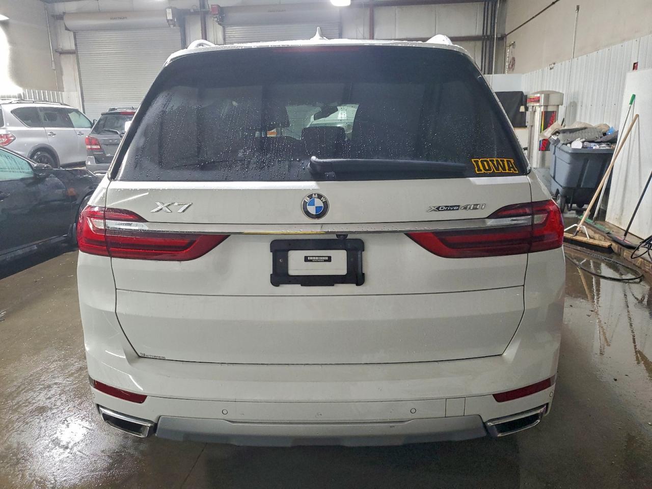 2022 BMW X7