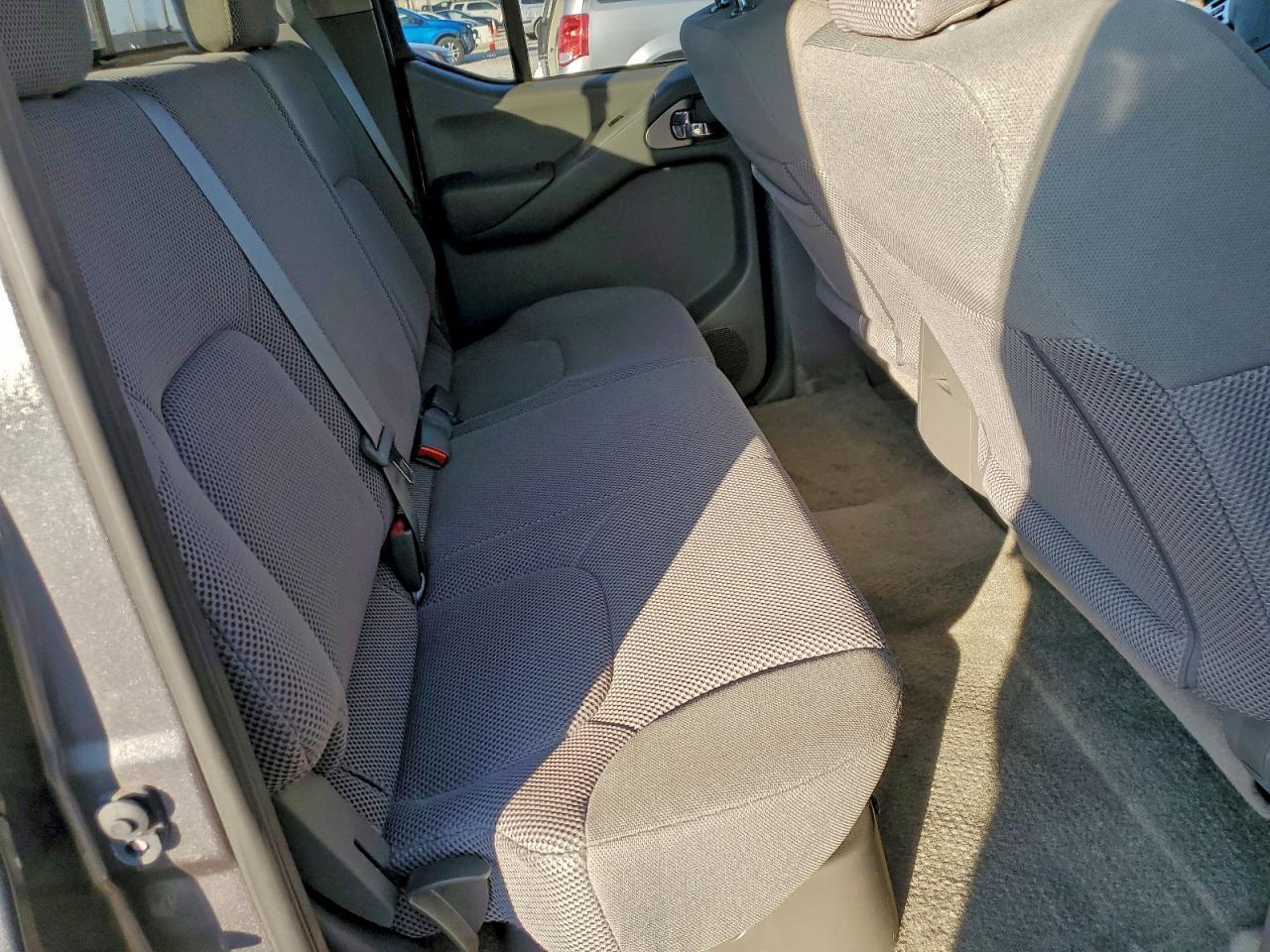2017 NISSAN Frontier