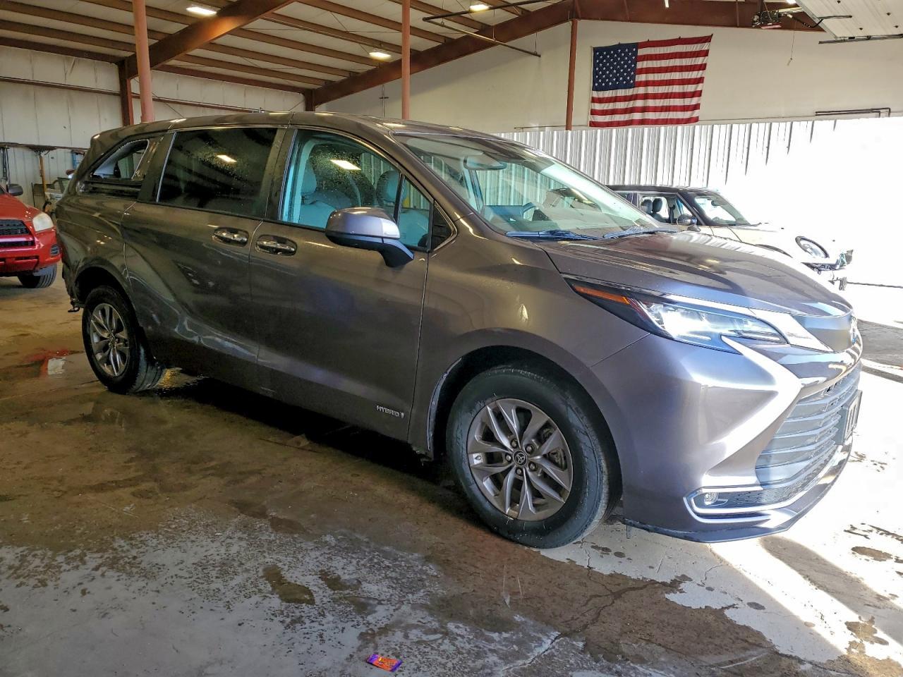 2021 TOYOTA SIENNA