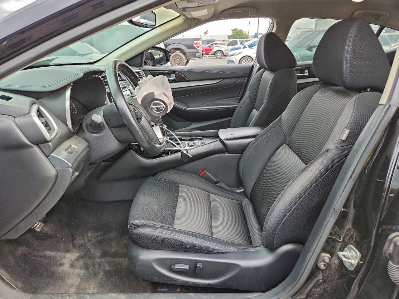 2017 NISSAN Maxima