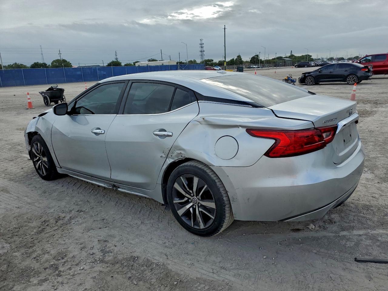 2017 NISSAN Maxima