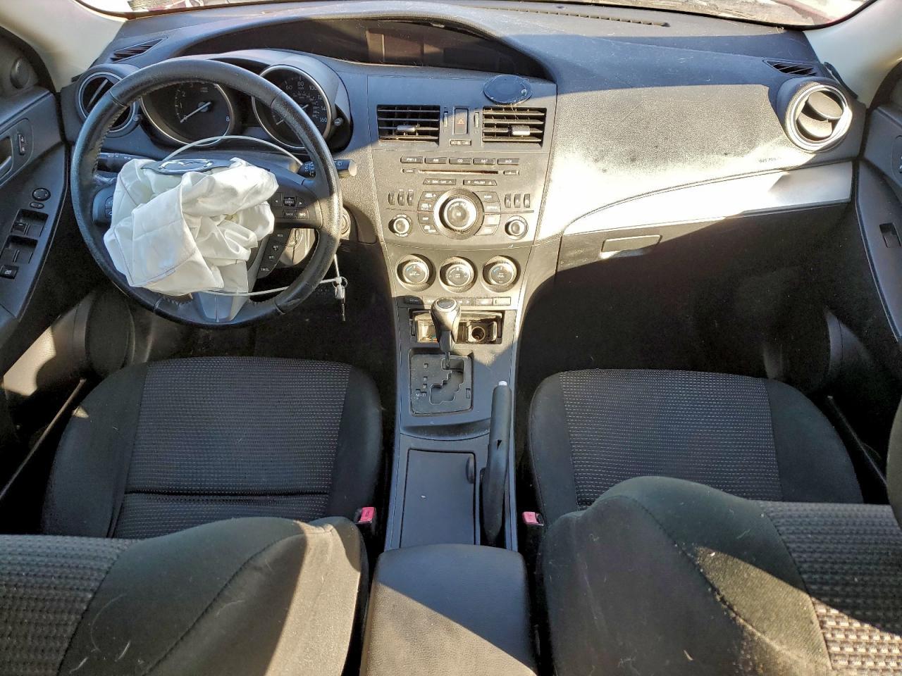 2013 MAZDA 3