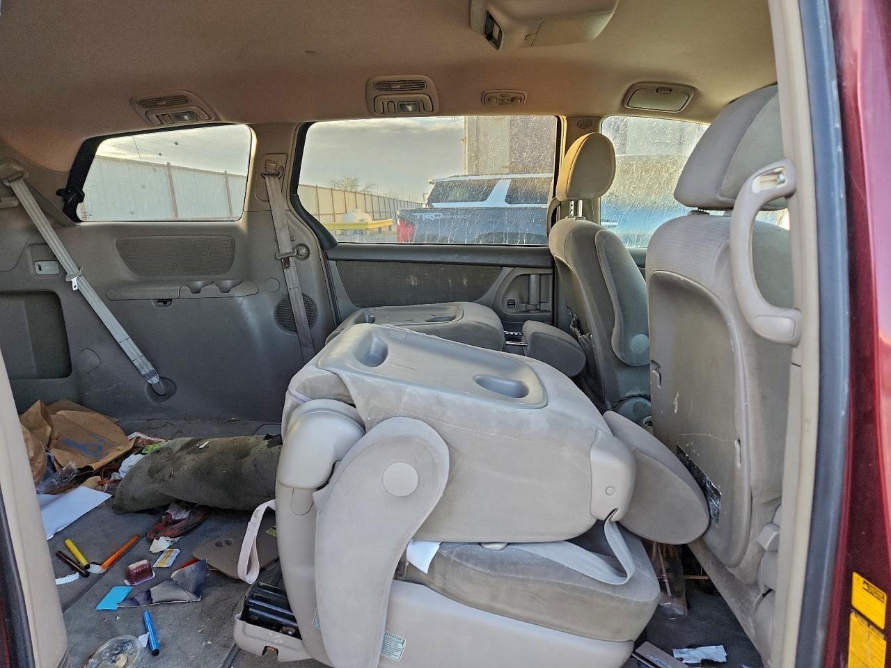 2005 TOYOTA SIENNA