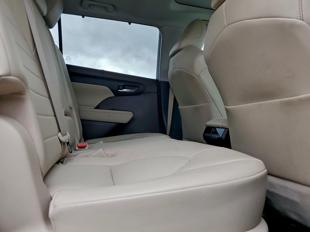 2020 TOYOTA HIGHLANDER