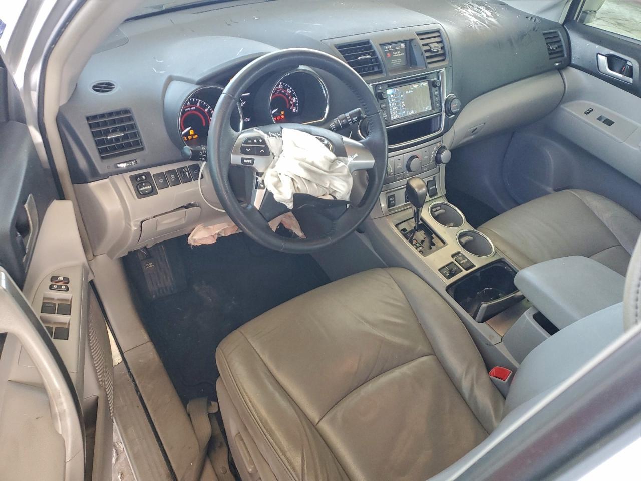 2013 TOYOTA HIGHLANDER