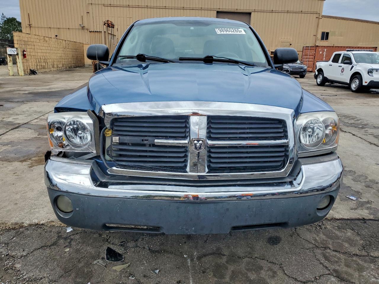 2005 DODGE Dakota