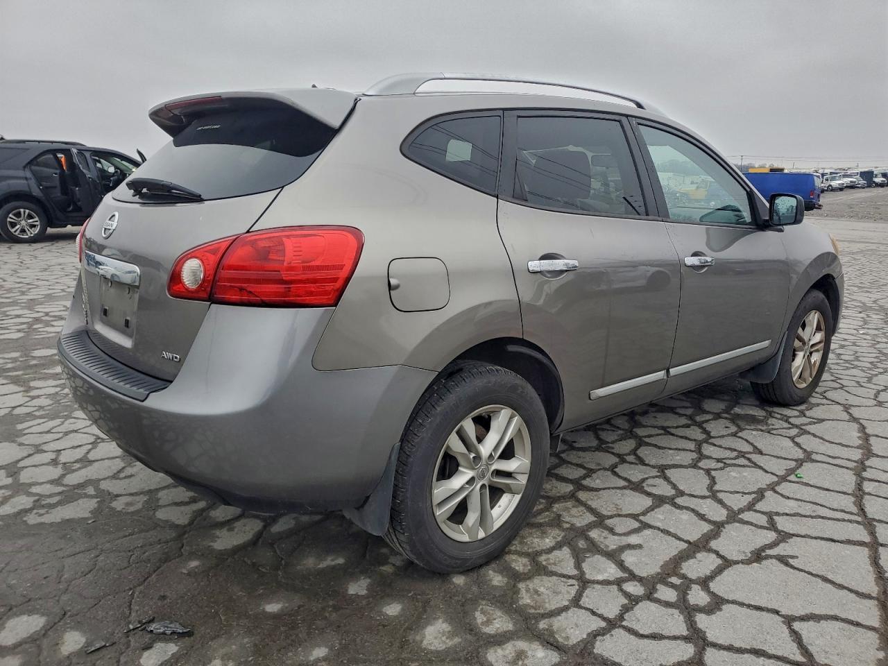 2015 NISSAN ROGUE