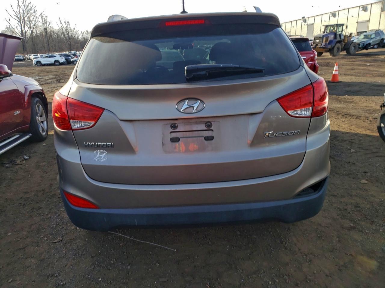 2011 HYUNDAI TUCSON