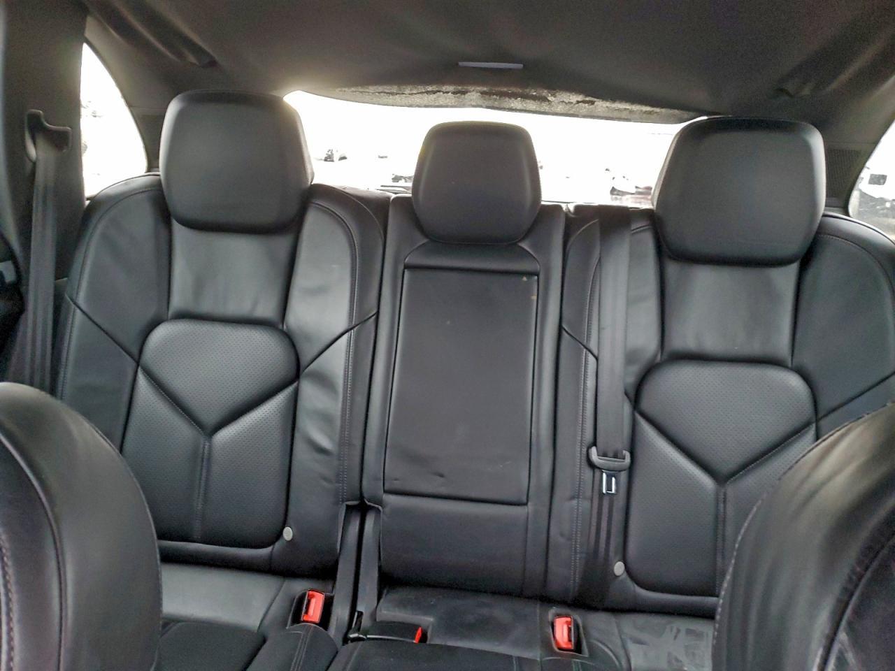 2011 PORSCHE CAYENNE