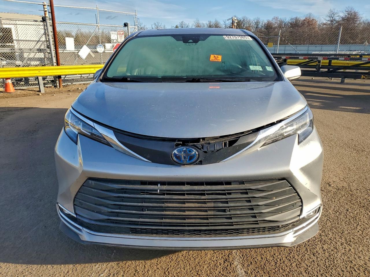 2021 TOYOTA SIENNA