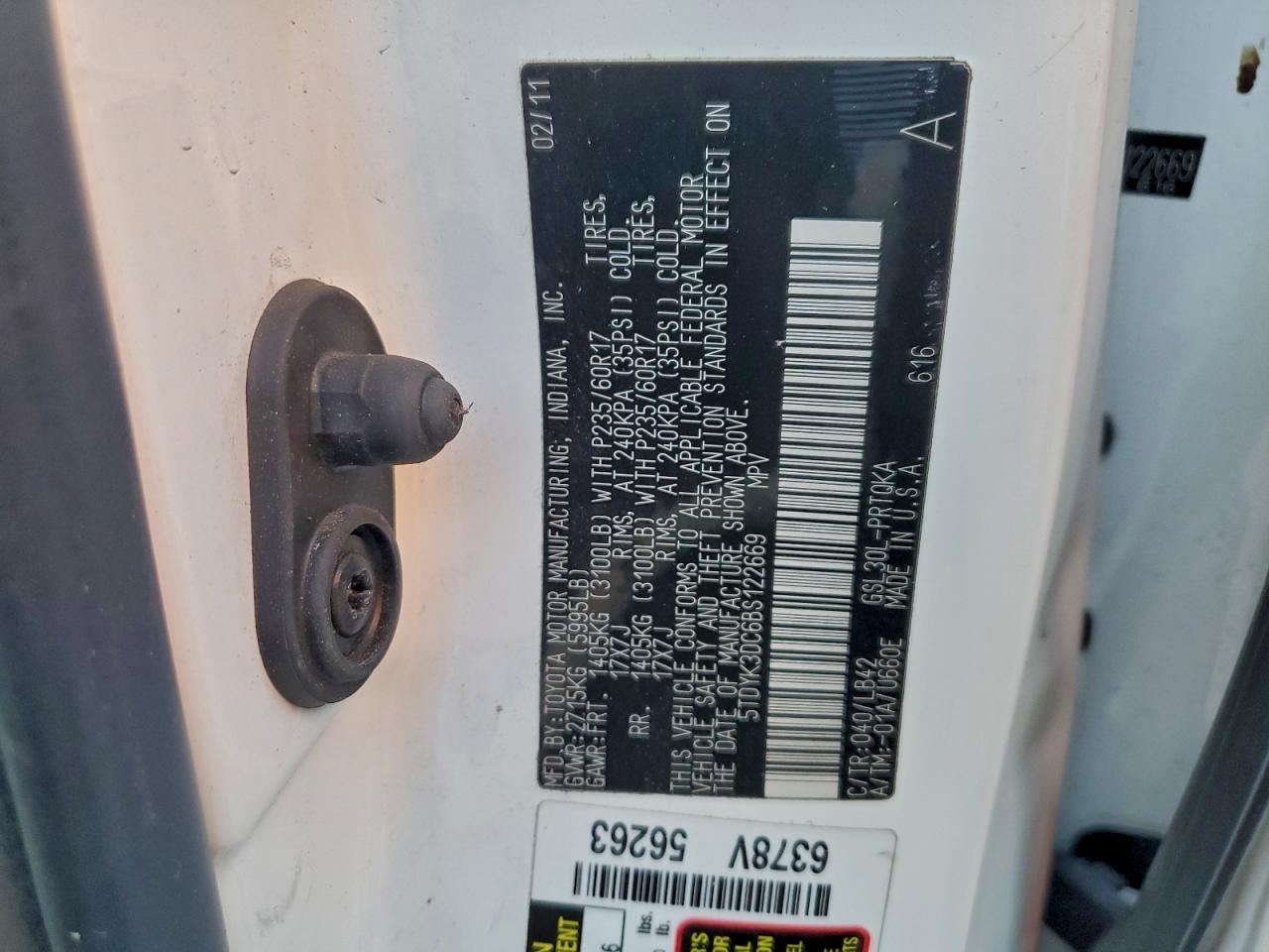 2011 TOYOTA SIENNA