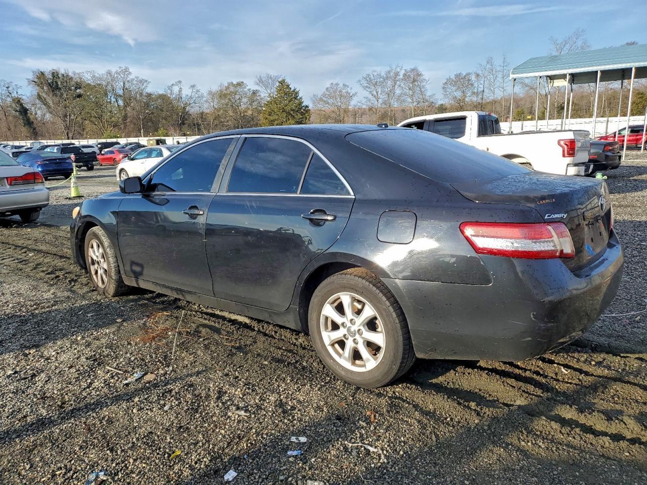 2011 TOYOTA CAMRY
