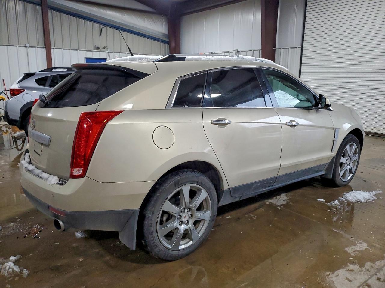 2010 CADILLAC SRX