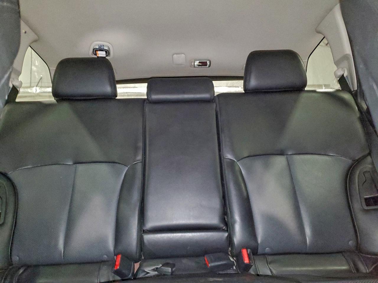 2014 SUBARU Outback