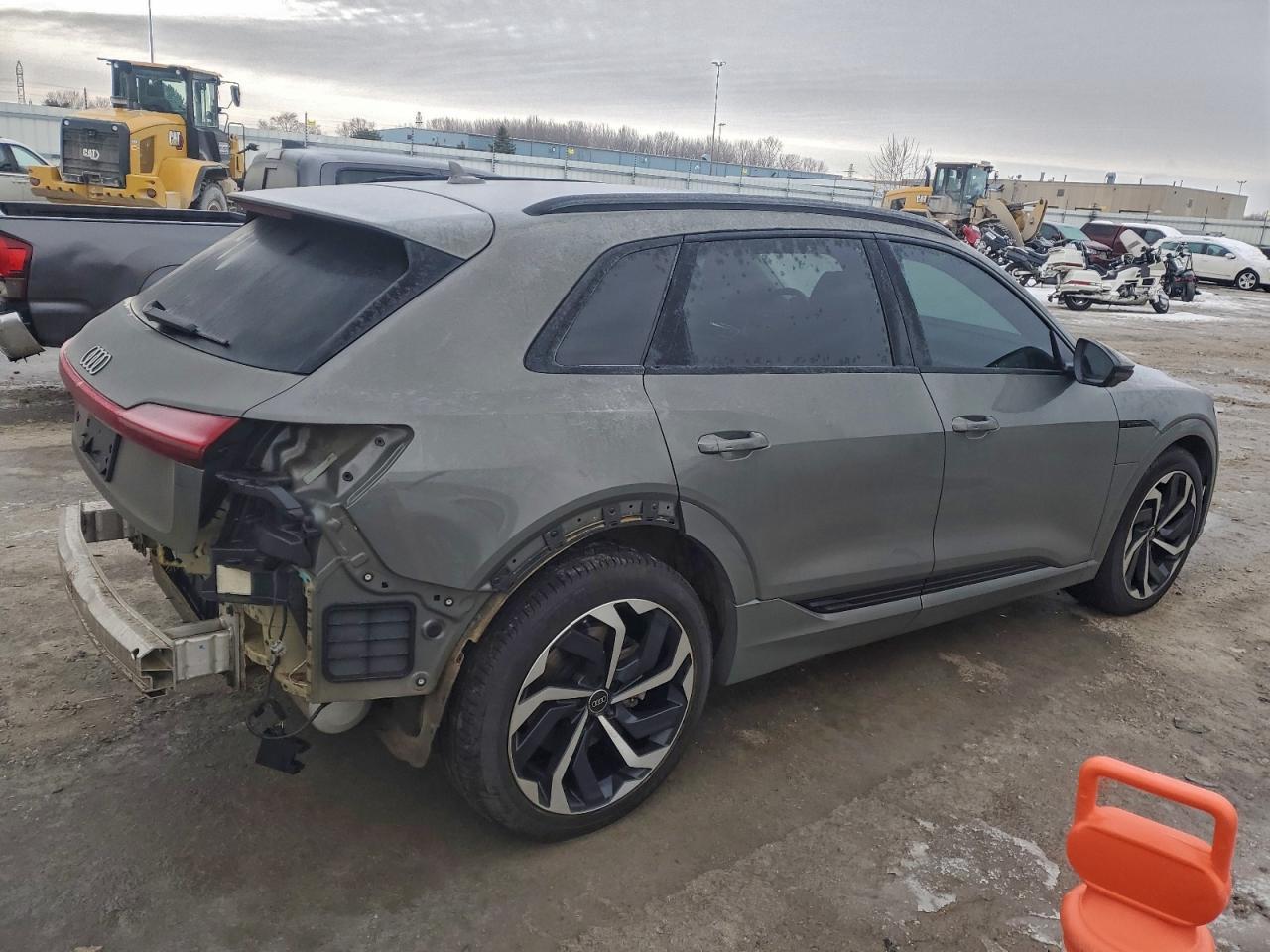 2024 AUDI Q8