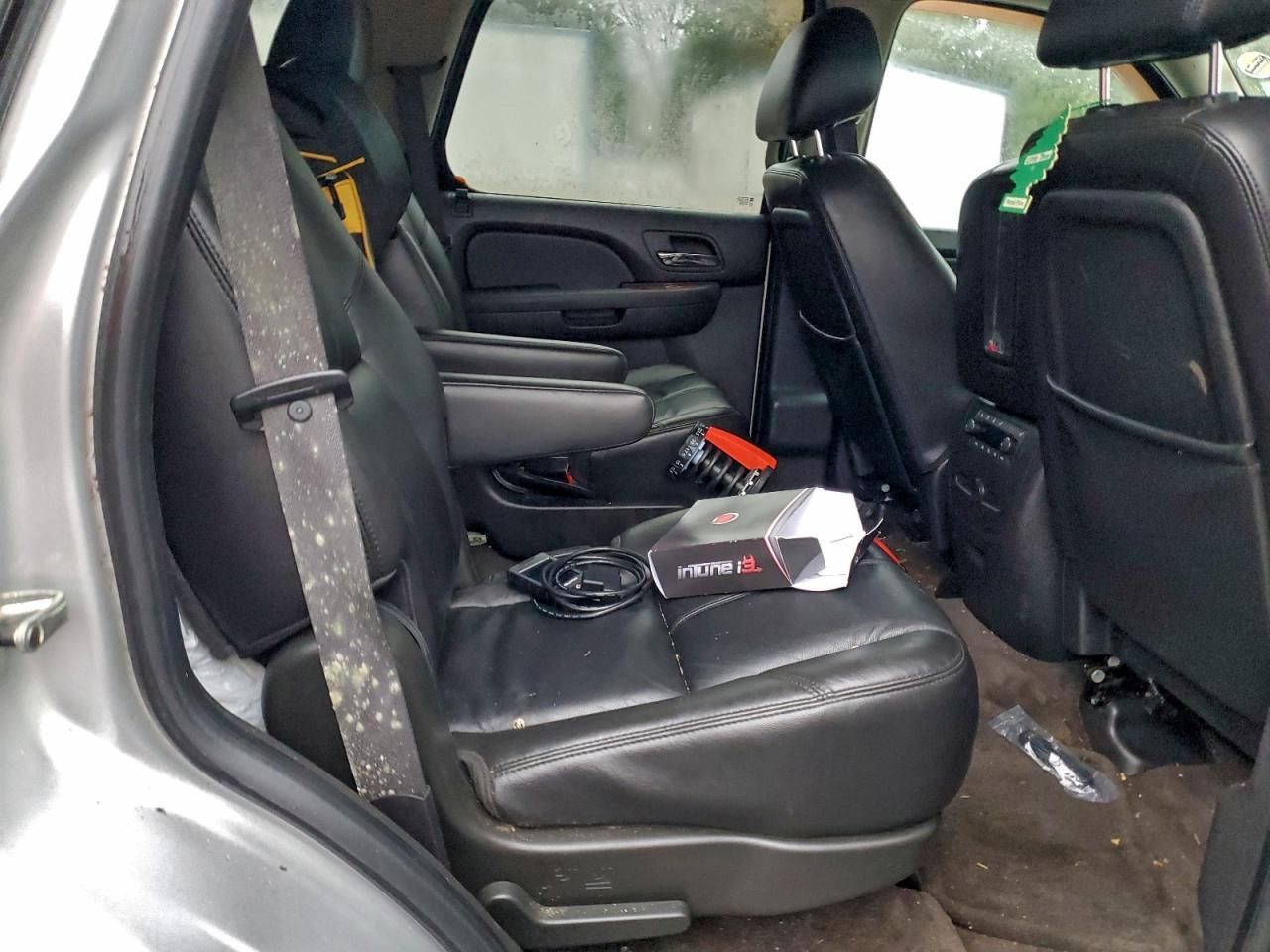 2011 CHEVROLET Tahoe