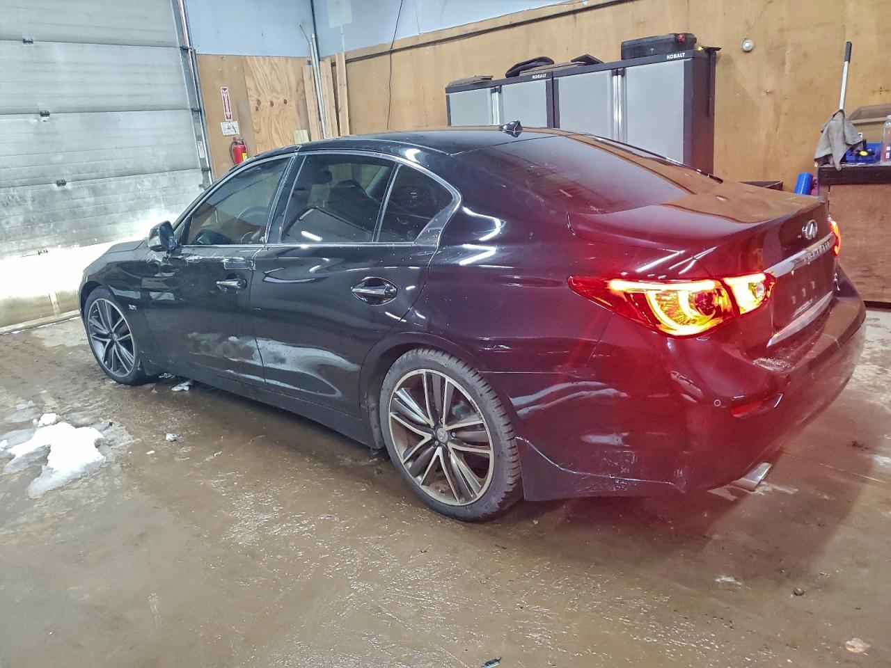 2016 INFINITI Q50