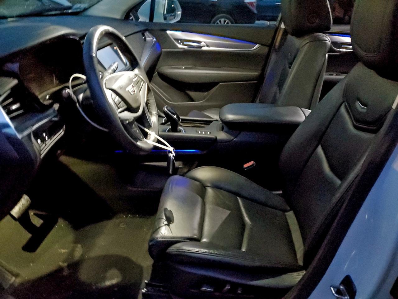 2017 CADILLAC XT5