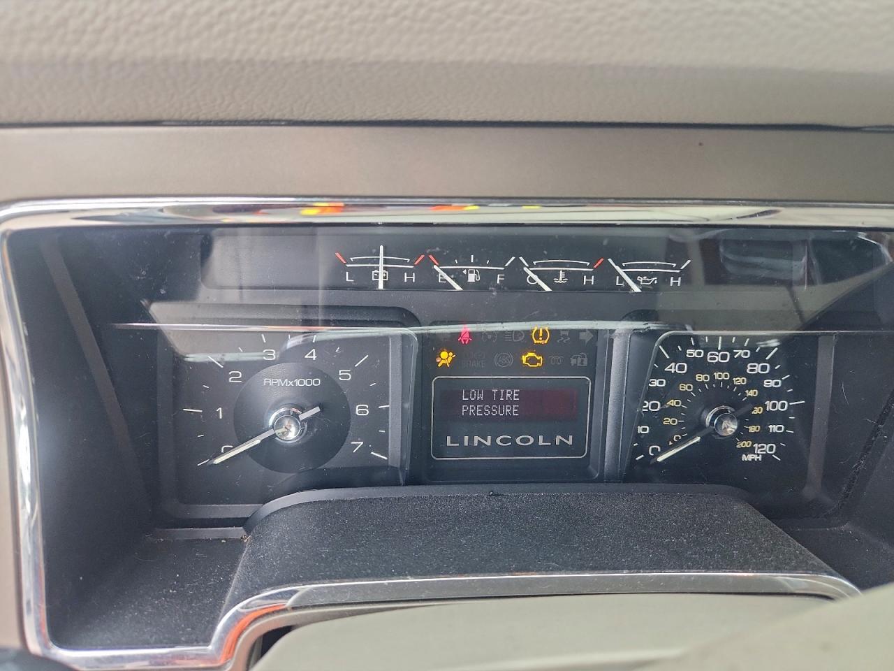2011 LINCOLN Navigator