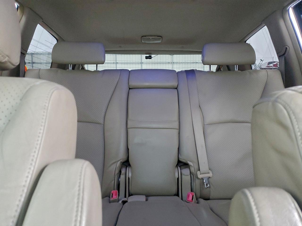 2004 TOYOTA HIGHLANDER