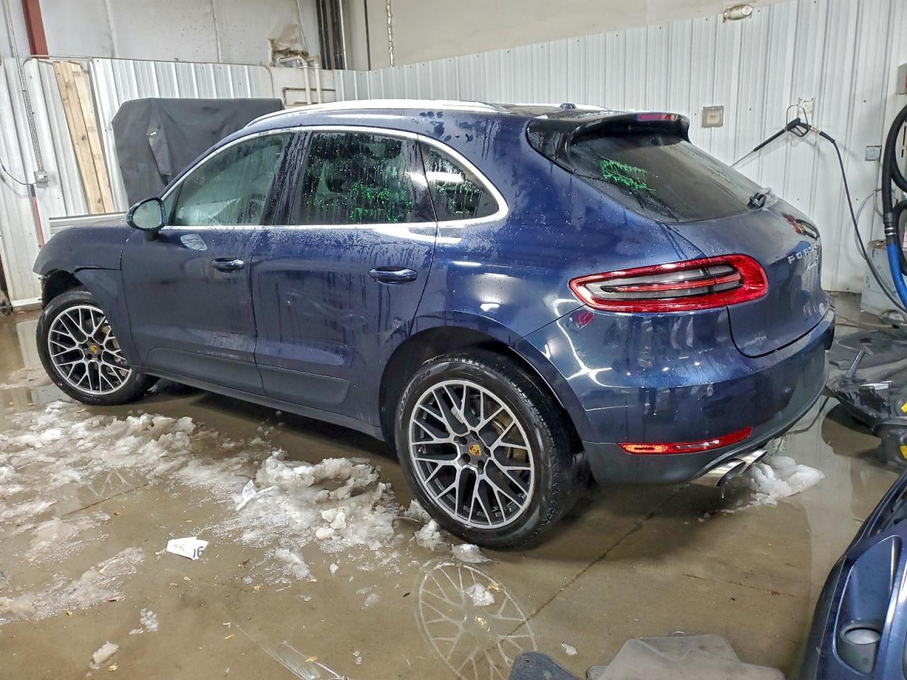 2018 PORSCHE Macan