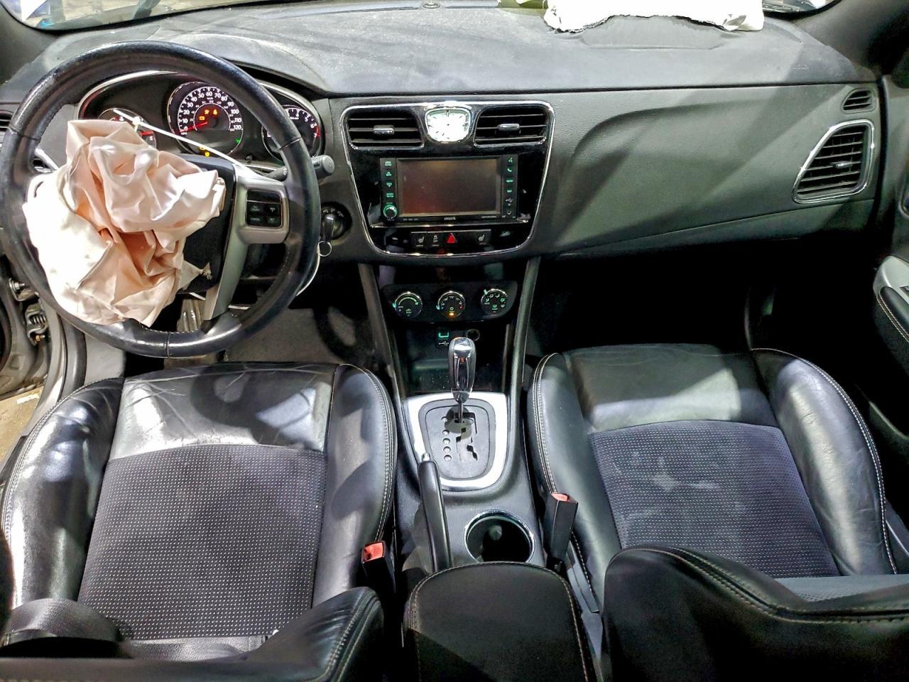 2013 CHRYSLER 200