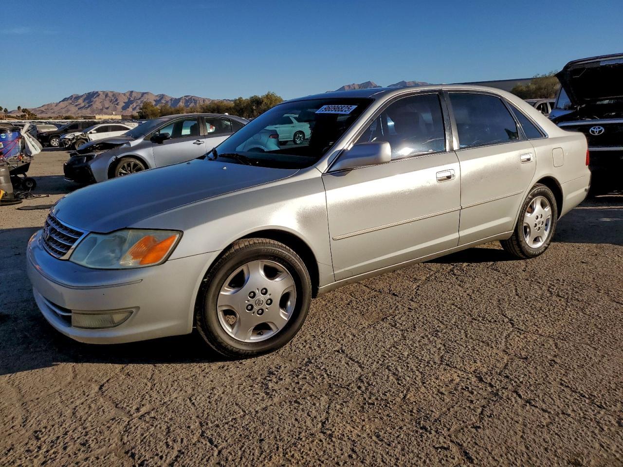 2004 TOYOTA Avalon