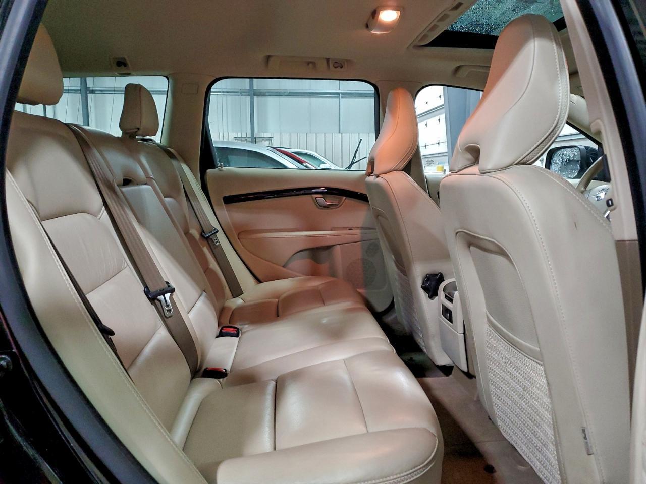 2012 VOLVO XC70
