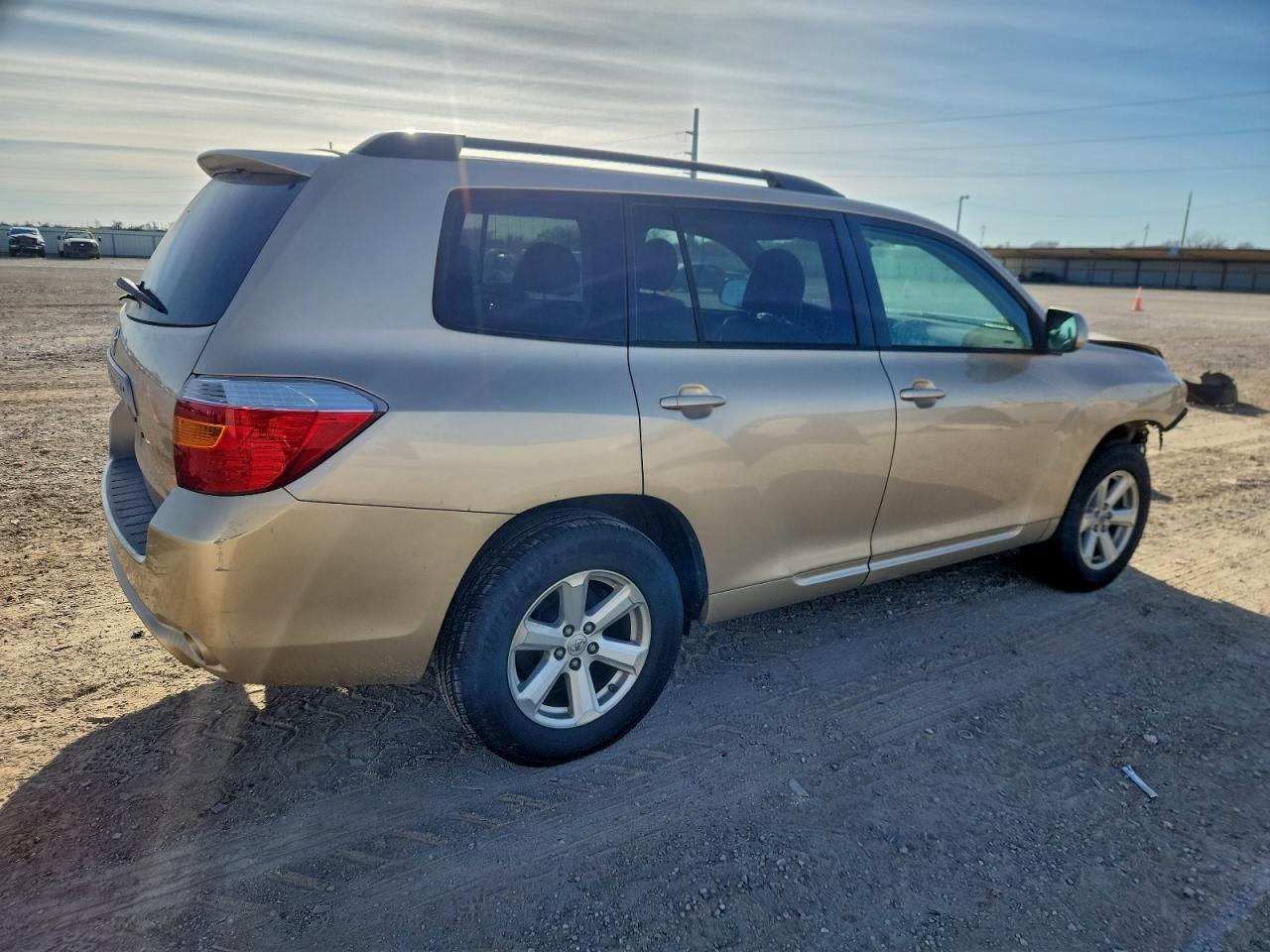 2010 TOYOTA HIGHLANDER