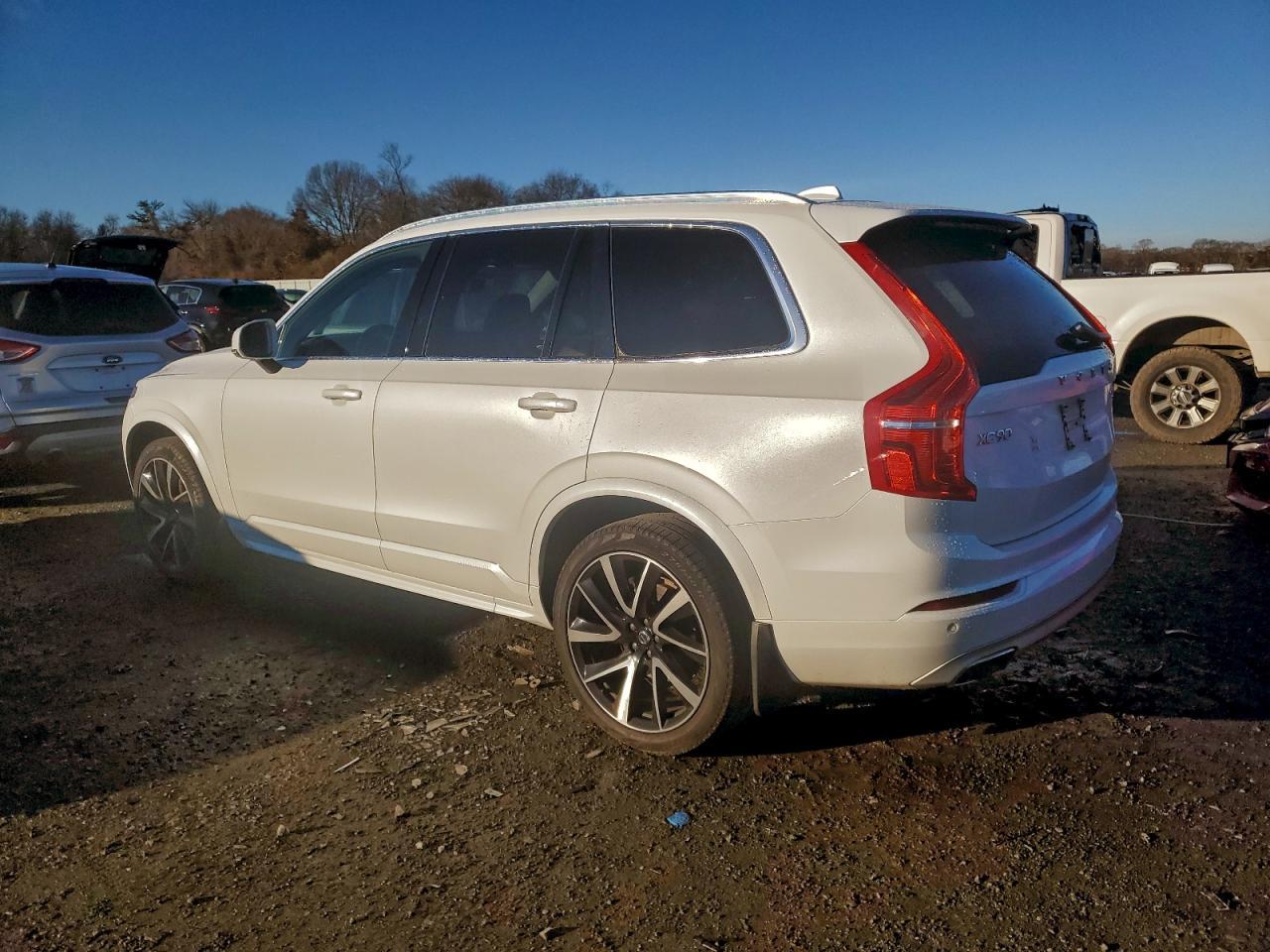 2021 VOLVO XC90
