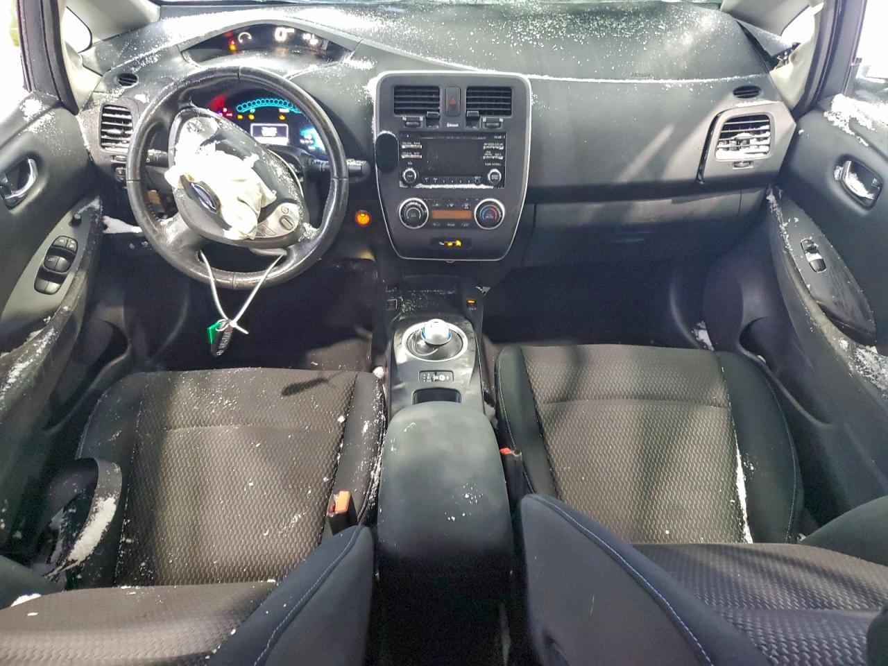 2015 NISSAN LEAF