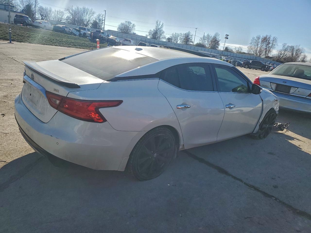 2017 NISSAN Maxima