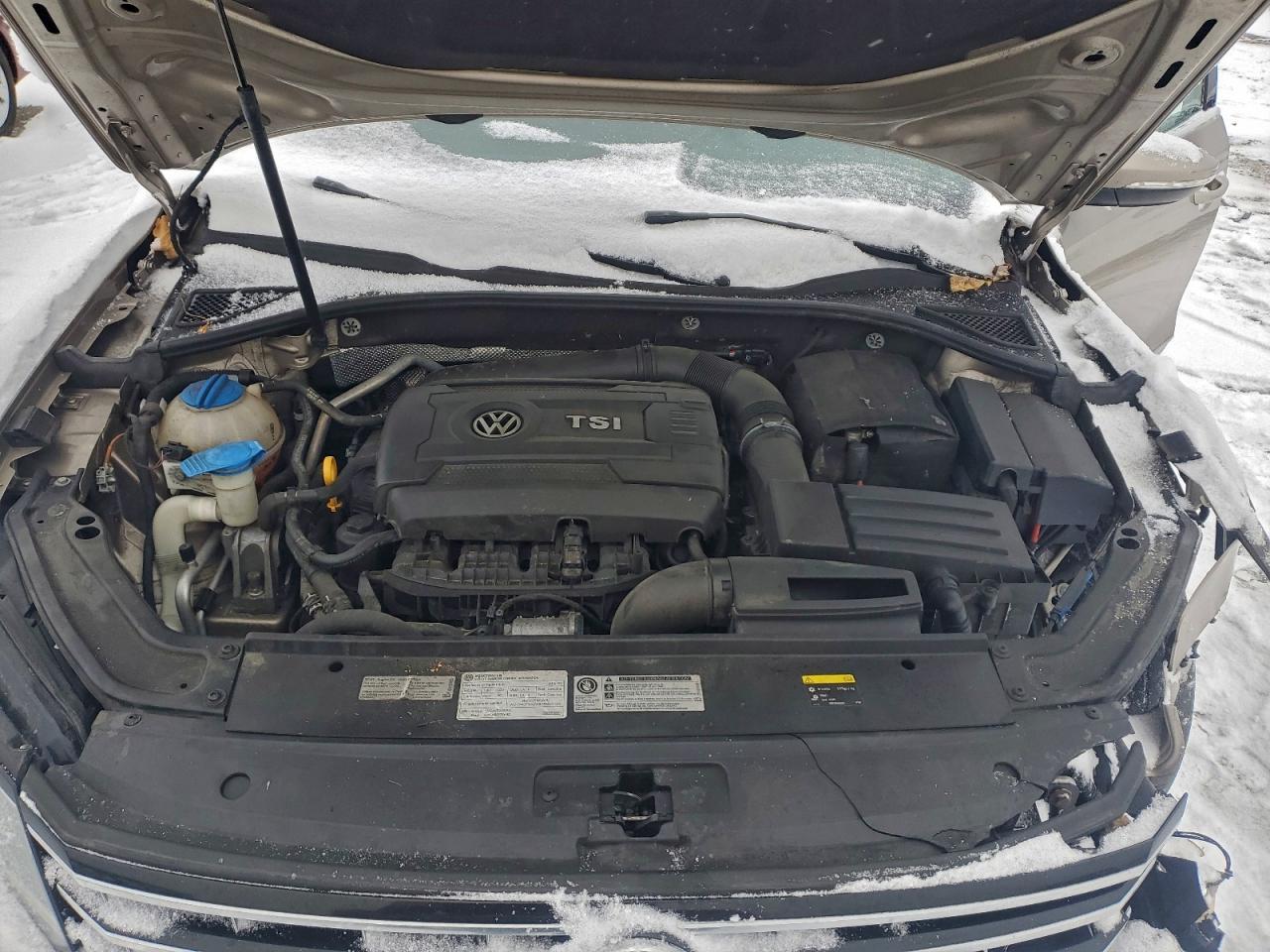 2016 VOLKSWAGEN Passat