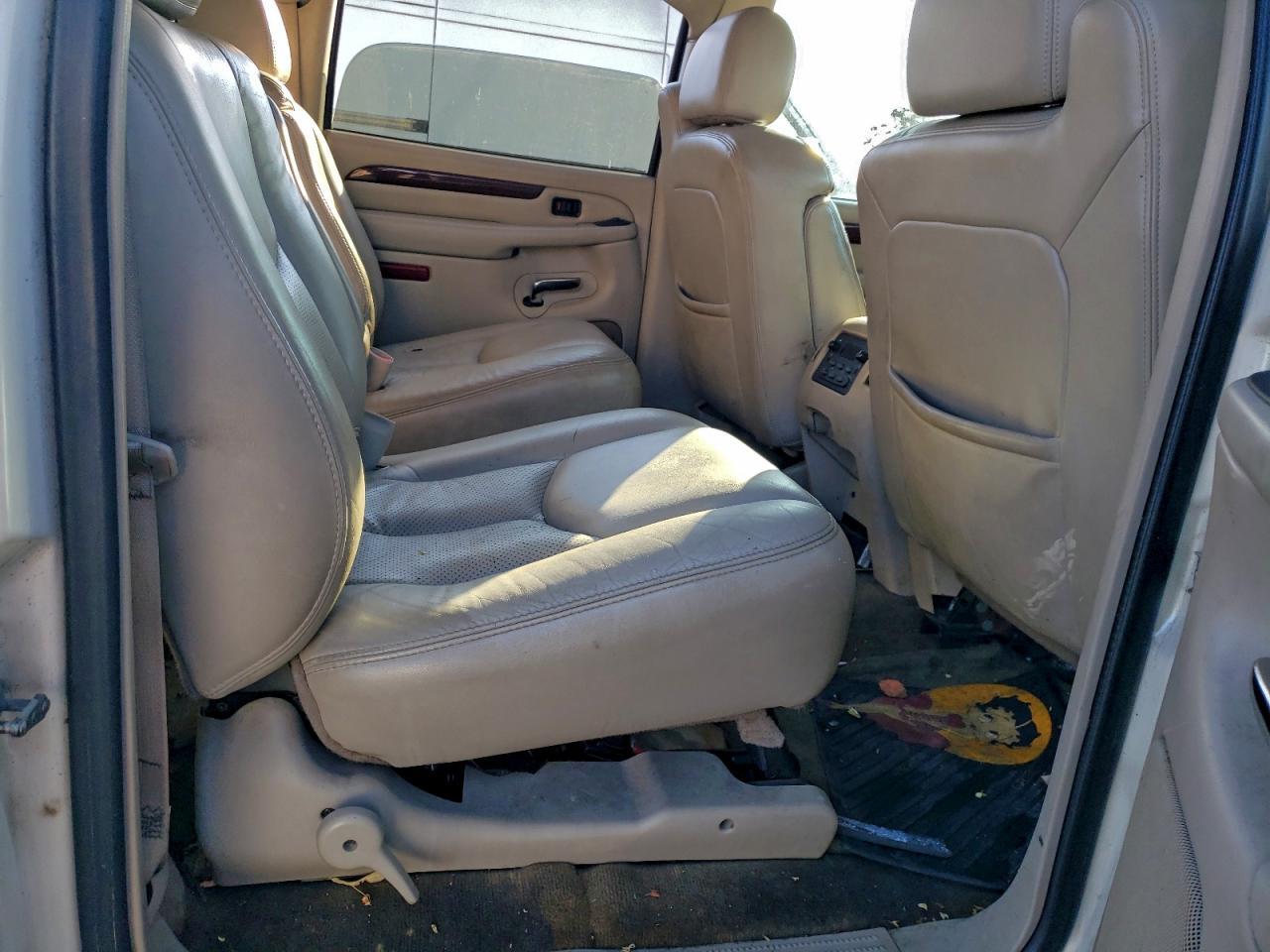 2004 CADILLAC Escalade ESV