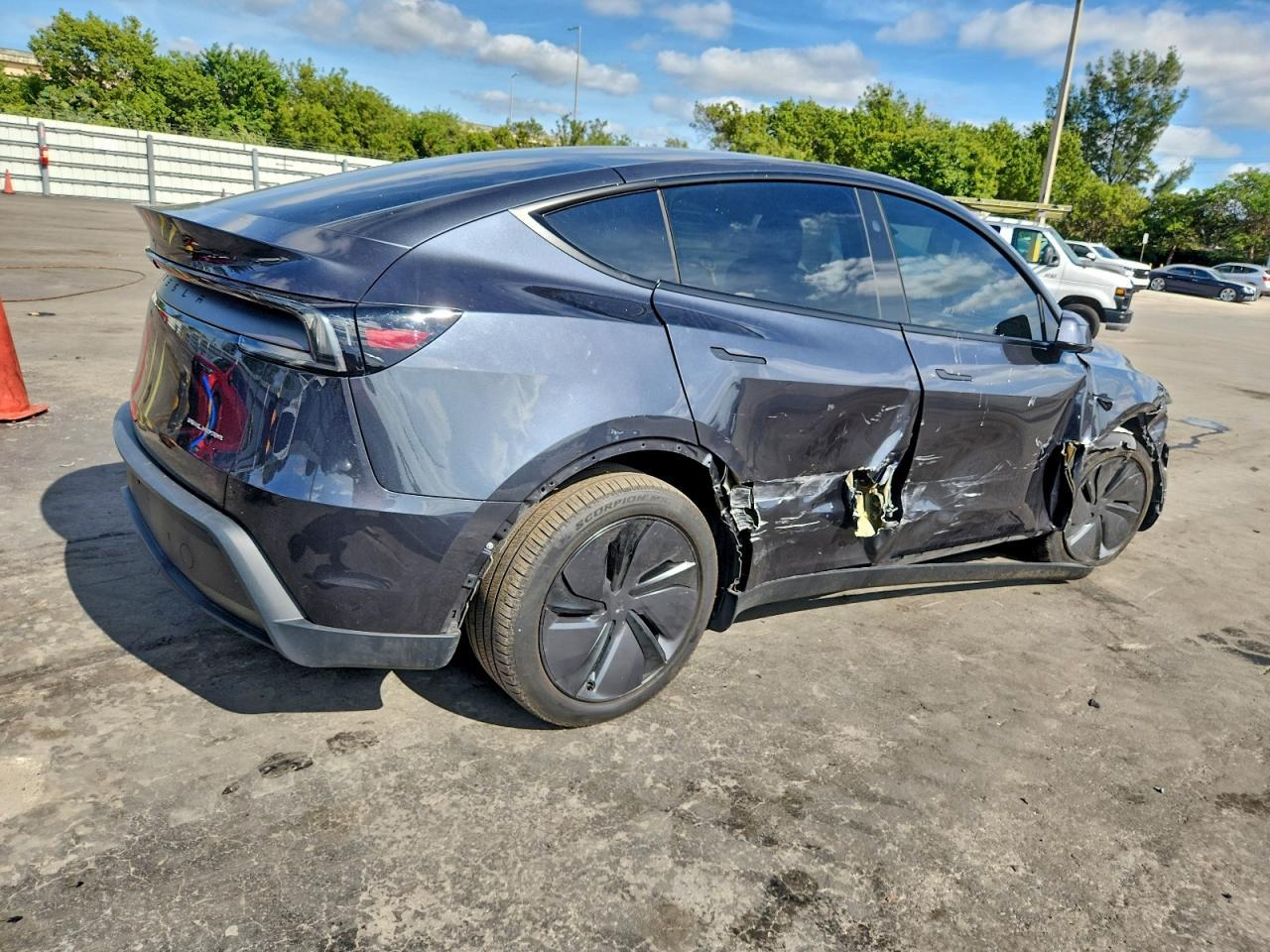 2026 TESLA MODEL Y