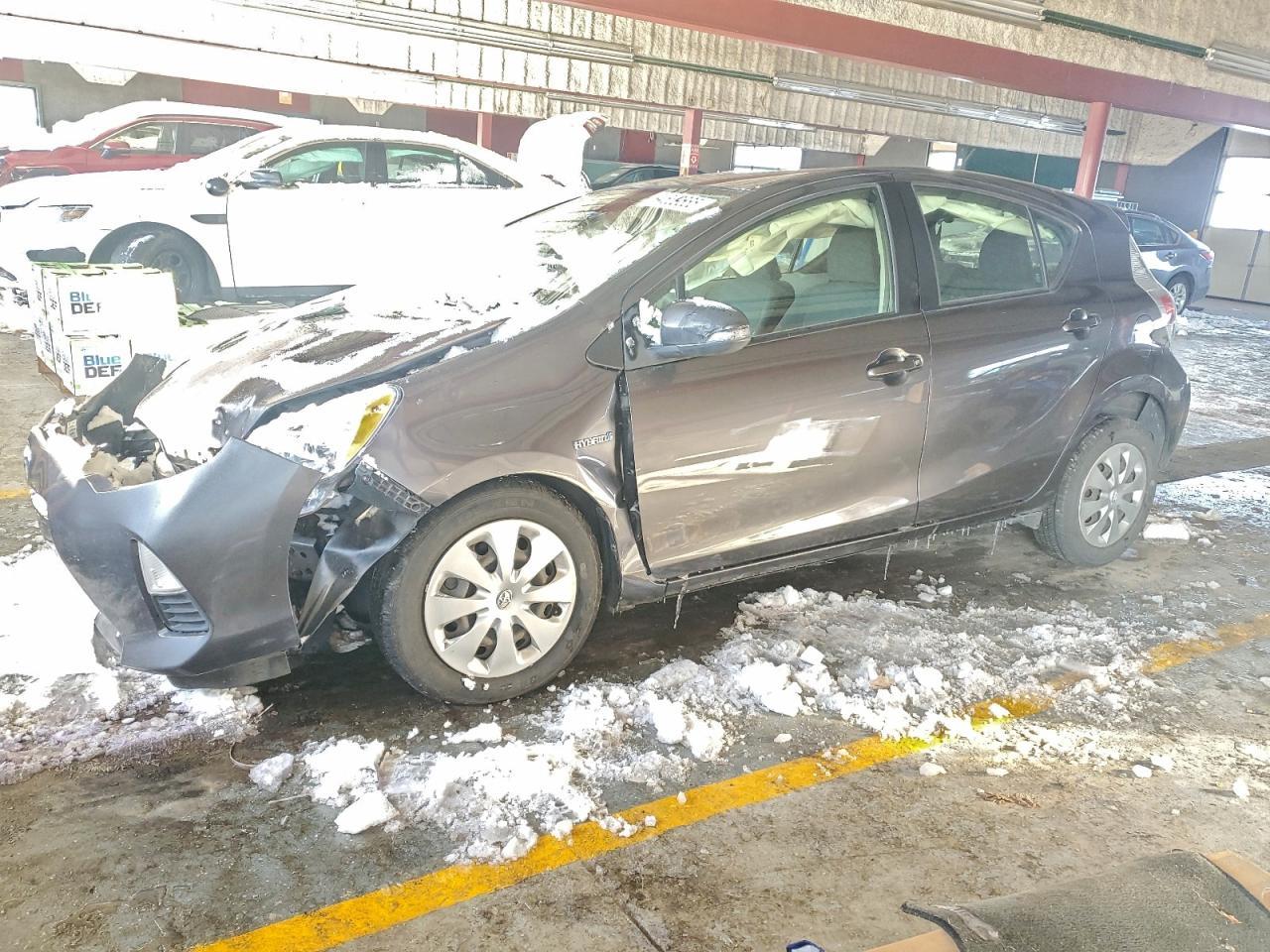 2014 TOYOTA Prius c