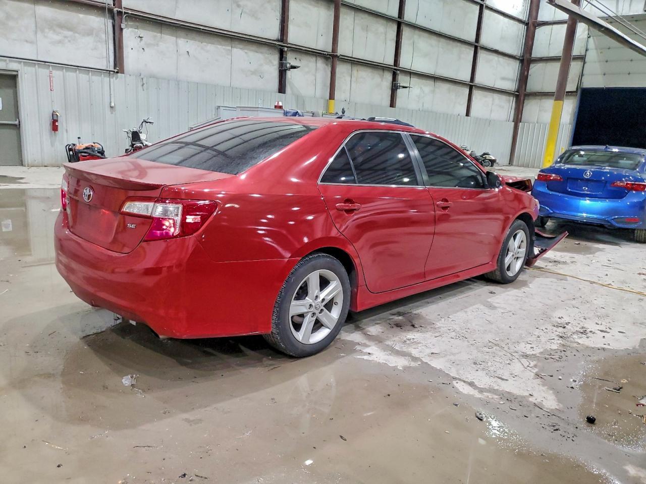 2014 TOYOTA CAMRY