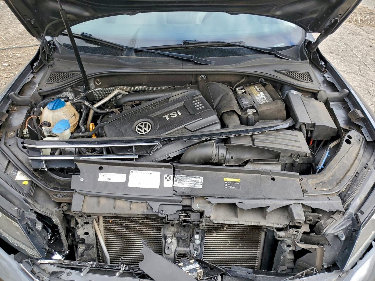 2016 VOLKSWAGEN Passat